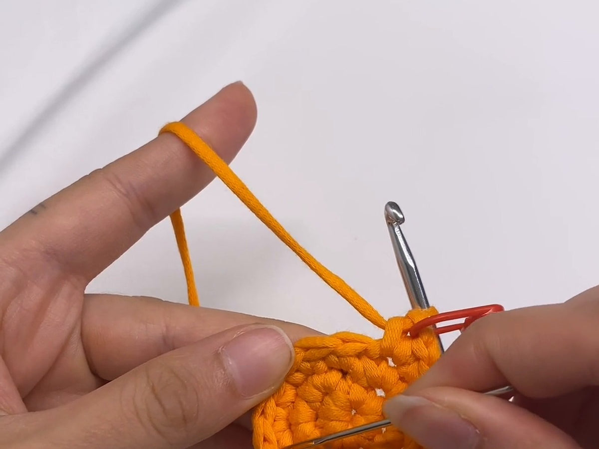 Counting the stitches of a round from the stitch marker
